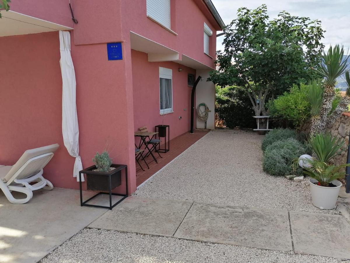 House For Rent Paola Villa Ražanac Eksteriør bilde