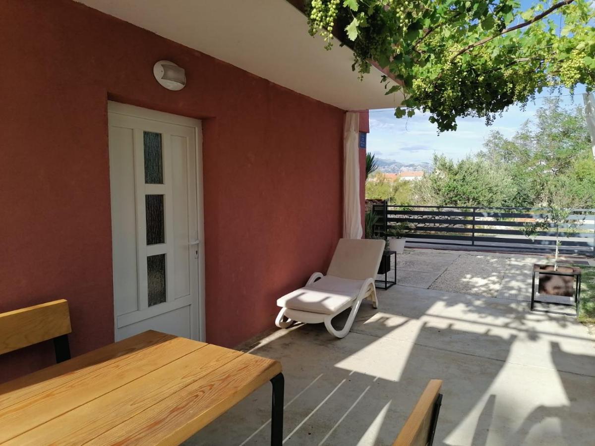 House For Rent Paola Villa Ražanac Eksteriør bilde
