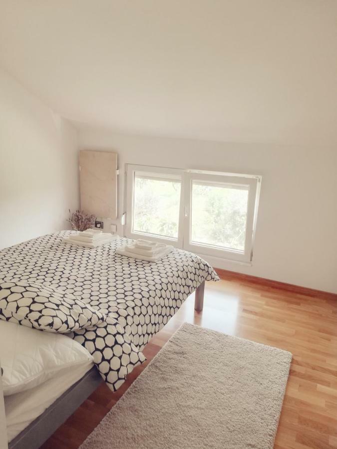 House For Rent Paola Villa Ražanac Eksteriør bilde