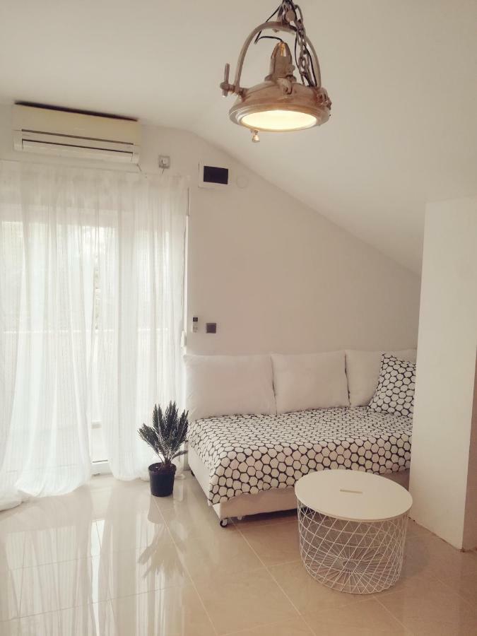 House For Rent Paola Villa Ražanac Eksteriør bilde