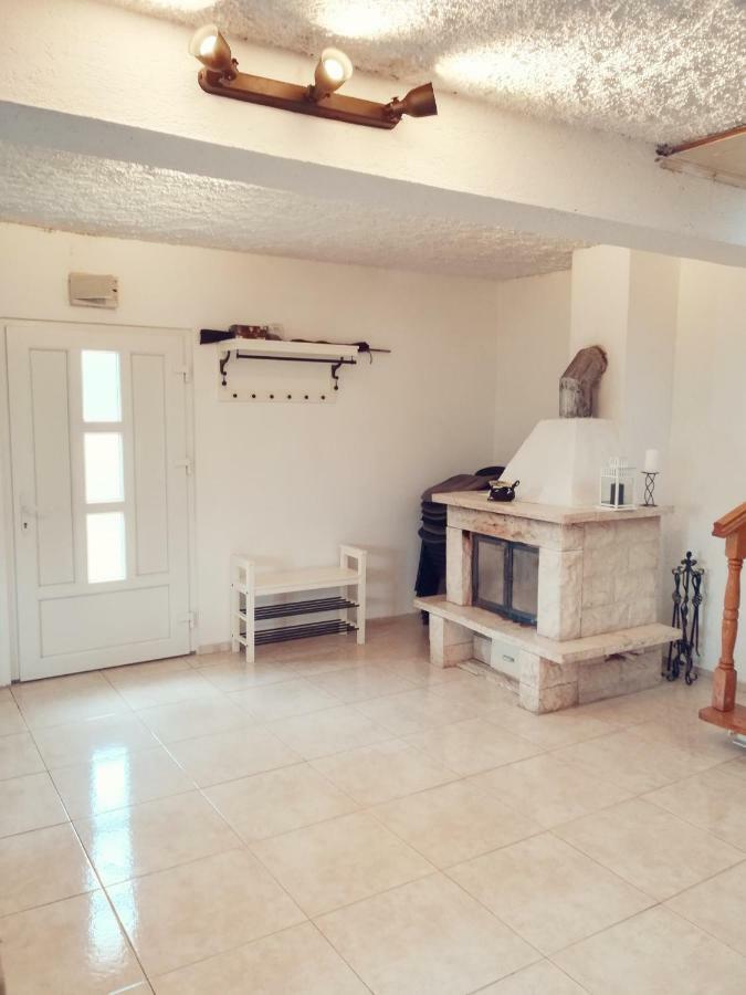 House For Rent Paola Villa Ražanac Eksteriør bilde