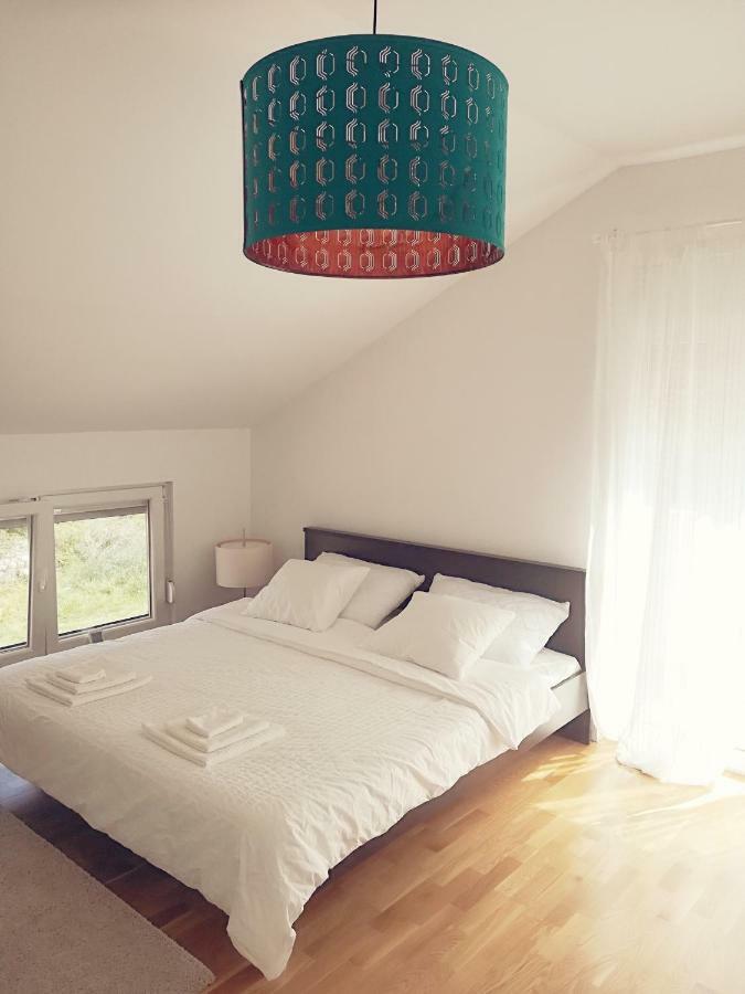 House For Rent Paola Villa Ražanac Eksteriør bilde