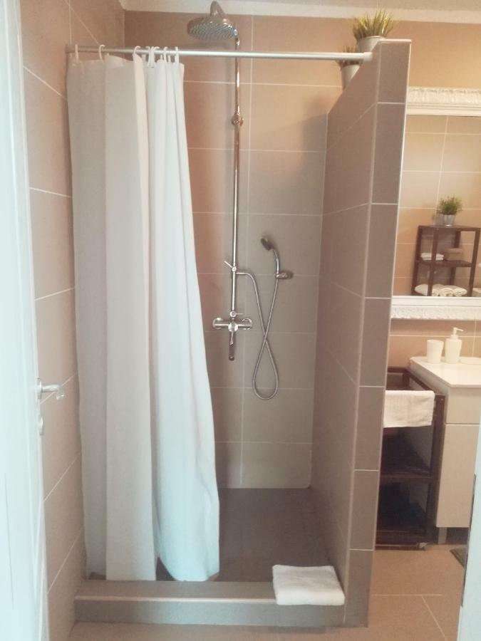 House For Rent Paola Villa Ražanac Eksteriør bilde