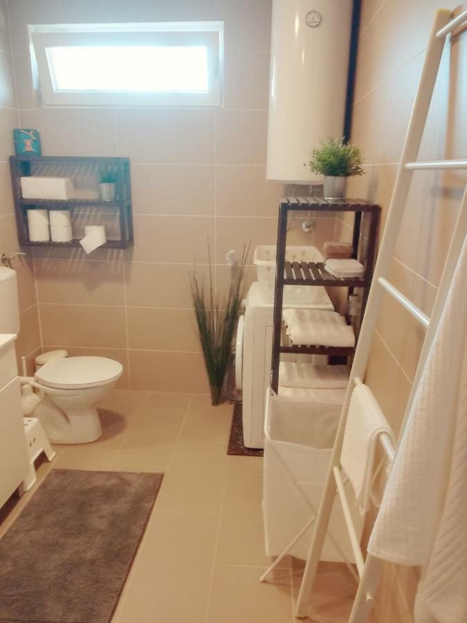 House For Rent Paola Villa Ražanac Eksteriør bilde